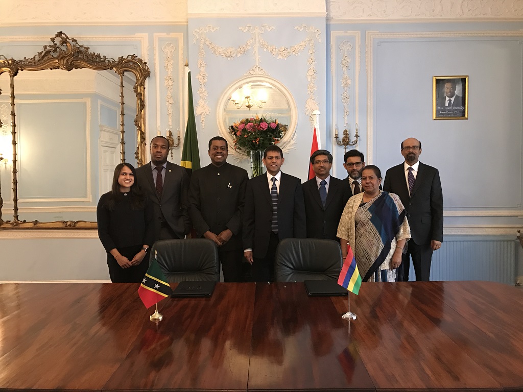 ST. KITTS AND NEVIS AND MAURITIUS CEMENT DIPLOMATIC RELATIONS