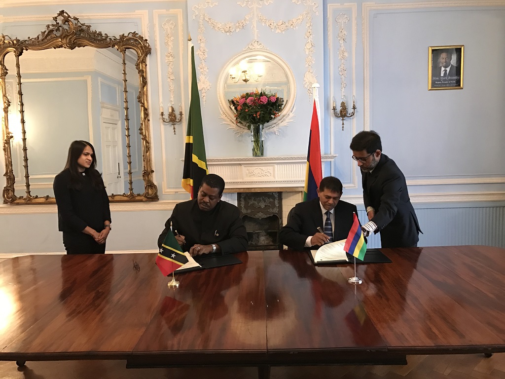 ST. KITTS AND NEVIS AND MAURITIUS CEMENT DIPLOMATIC RELATIONS