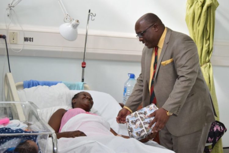 GOVERNOR GENERAL AND PRIME MINISTER HELP SPREAD CHRISTMAS CHEER AT JNF HOSPITAL