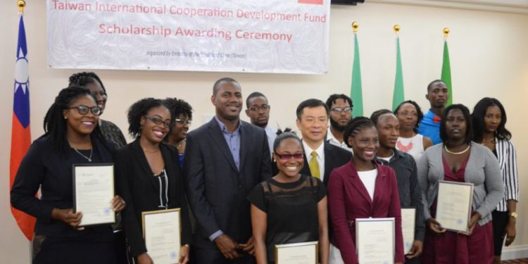 THIRTEEN NATIONALS RECEIVE 2017 TAIWAN SCHOLARSHIP AWARD