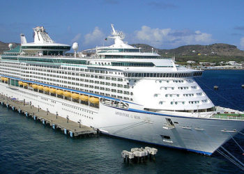 CRUISE TOURISM DOING EXCEPTIONALLY WELL IN ST. KITTS AND NEVIS, SAYS MINISTER GRANT