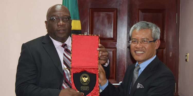ST. KITTS AND NEVIS AND THE REPUBLIC OF INDONESIA PLEDGE TO ESTABLISH CLOSER TIES