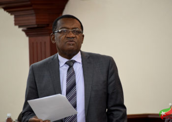 PARLIAMENTARIANS UNCOMFORTABLE WITH A MEMBER WHO MAY BE IN VIOLATION OF THE CONSTITUTION, SITTING  IN PARLIAMENT