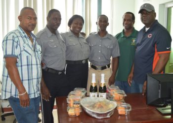 POLICE HIGH COMMAND SPREAD CHRISTMAS CHEER