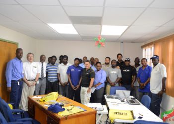 MACHINE OPERATORS AND MECHANICS AT PUBLIC WORKS DEPARTMENT RECEIVE TRAINING ON USE OF NEWLY PURCHASED EXCAVATOR