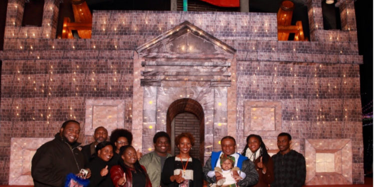 Brimstone Hill Lantern Lights Up Taipei City