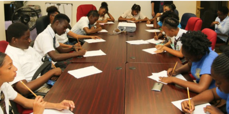 Students Vie to Be New Junior Minister of Tourism