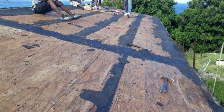 CITIZENS AND RESIDENTS HIGHLY FAVOUR GOVERNMENT’S ROOF REPAIR PROJECT