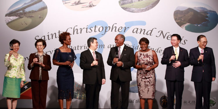 Nationals, diplomats and well-wishers celebrate the 35th Anniversary of the Independence of Saint Christopher and Nevis in the Republic of China (Taiwan)