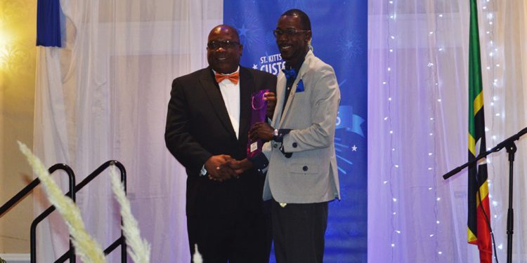 PAST AND PRESENT CUSTOMS OFFICERS RECOGNIZED FOR THEIR DEDICATION TO SERVICE