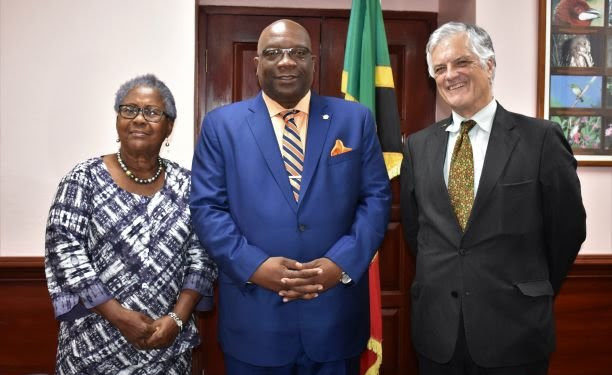 ST. KITTS-NEVIS PRIME MINISTER THANKS AUSTRALIA’S HIGH COMMISSIONER FOR HIS YEARS OF SERVICE AS HIS TENURE COMES TO AN END