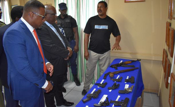INTERNATIONAL AGENCIES, BARBADOS POLICE VISIT FEDERATION TO EXAMINE POLICE OPERATION WITH GANGS