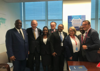 PM HARRIS MEETS CANADA’S FORMER PRIME MINISTER JEAN CHRÉTIEN AT THE UN AND DISCUSSES POSSIBILITIES FOR FURTHER COOPERATION WITH ST. KITTS-NEVIS