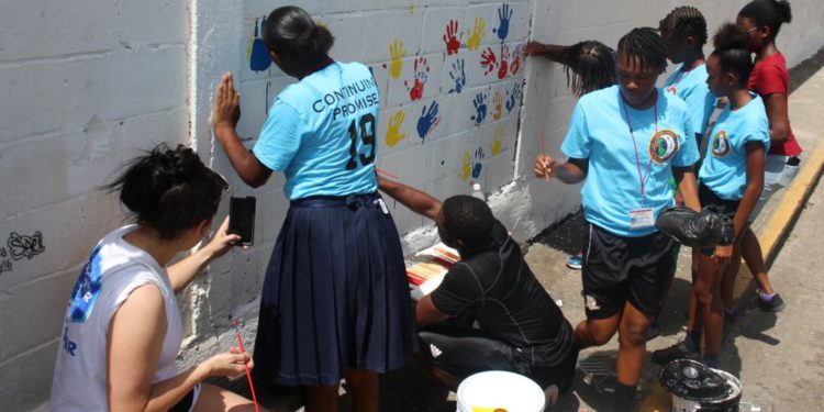 USNS COMFORT CREW TEAMS UP WITH SANDY POINT YOUTH TO EXECUTE A BEAUTIFICATION PROJECT