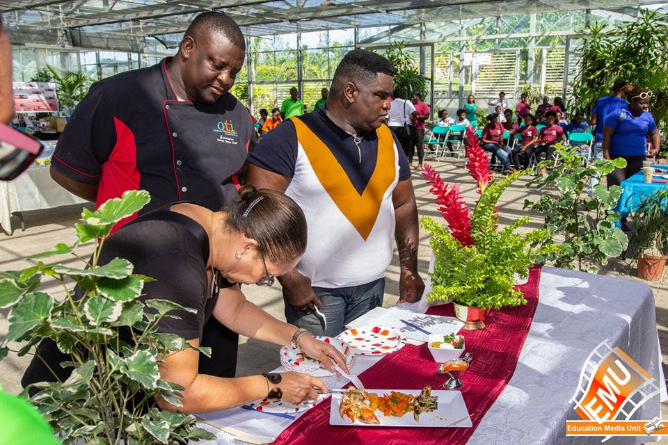 CONSTANTINE AND TUCKETT WIN HIGH SCHOOL CHEFS’ COMPETITION