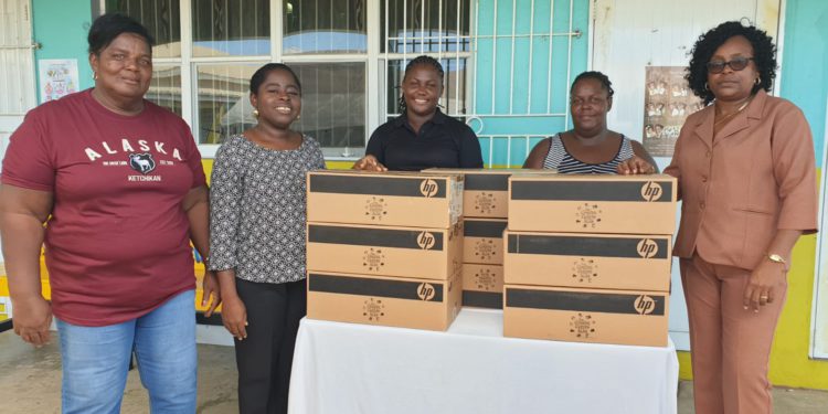 Donation of Computers by Alexis Weekes to Bronte Welsh Primary Dubbed Extraordinary Generosity