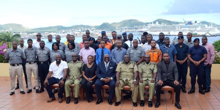 PRIME MINISTER HELPS TO MAKE OFFICERS FEEL AT HOME DURING HOLIDAY SEASON