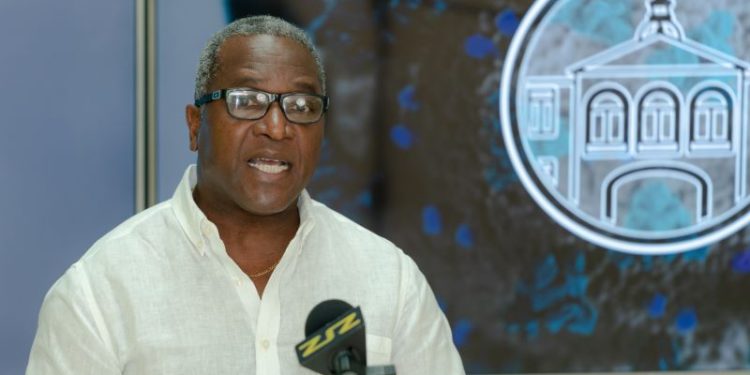 MINISTRY OF HEALTH ENCOURAGES WEARING A MASK TO PREVENT TRANSMISSION OF COVID-19 WHILE AMONG THE GENERAL PUBLIC