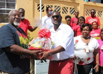 SKELEC DISTRIBUTES LOVE BASKETS TO FORMER EMPLOYEES