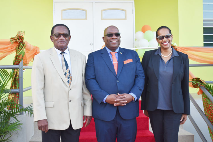 Free Wi-Fi: Prime Minister Harris applauds The Cable’s CEO Patricia Walters