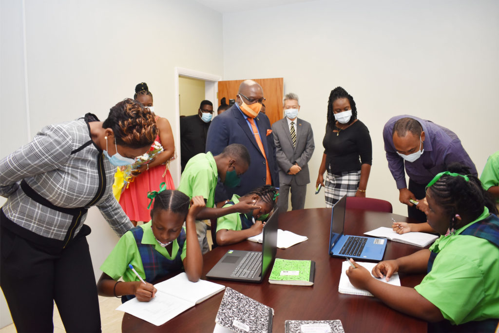 Free Wi-Fi: Prime Minister Harris applauds The Cable’s CEO Patricia Walters