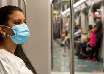 PAHO Director says new variants and acceleration of virus make continuing public health measures urgent