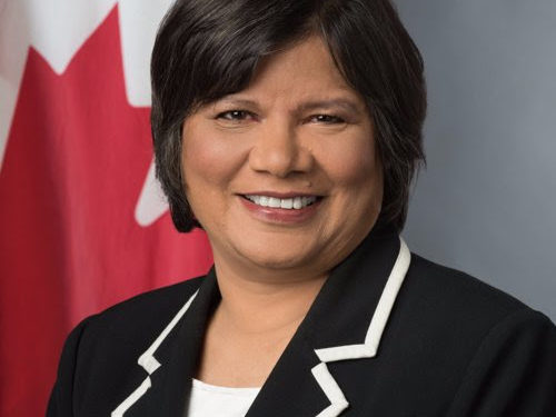 HIGH COMMISSIONER OF CANADA TO ST. KITTS AND NEVIS PRESENTS LETTER OF INTRODUCTION TO PRIME MINISTER HARRIS