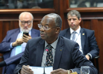 Chelston Brathwaite launches “Memories of China”: a book that sheds light on the role of this Asian country in the 21st century