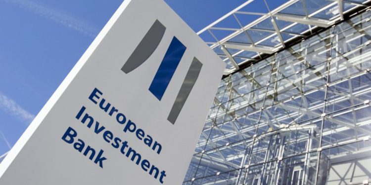 The European Investment Bank contributes USD 60 million to the Government of Barbados’ national pandemic response