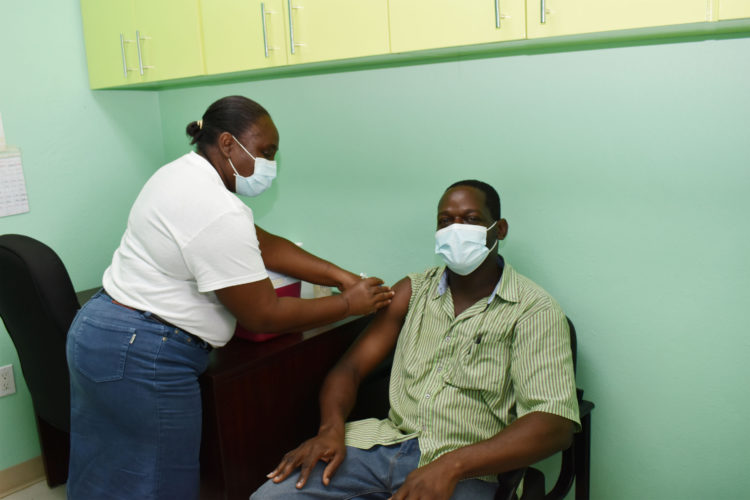 Health PS Dr Stapleton-Harris commends nurses administering vaccines on Saturdays