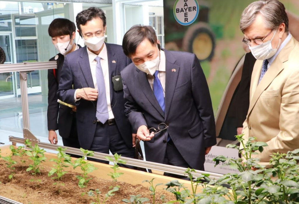 The Republic of Korea and IICA seek alliances to promote low-carbon farming and improve the quality of life in rural areas
