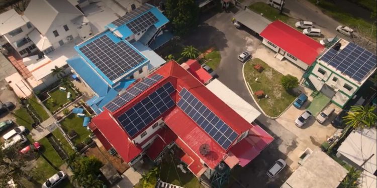 Guyana accelerates transition towards a renewable energy matrix through solar panel project