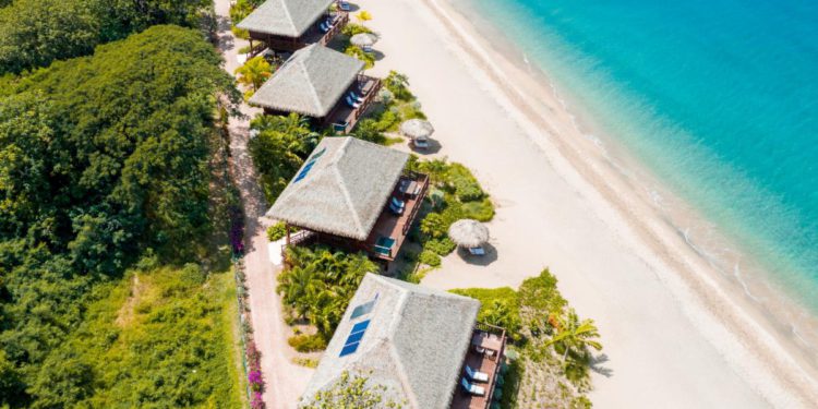 PARADISE BEACH RESORT WINS BIG AT THE  CARIBBEAN WORLD TRAVEL & LIVING AWARDS 2021