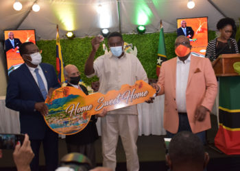 Petrocasas houses give fresh-start to 15 families in Mansion Village, says PM Harris