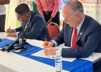 The Government of Guyana and FAO sign Country Programme Framework and MOR forhosting LARC 38