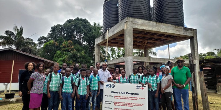 IICA, RKBO and AUSAID collaborate to make water accessible to primary schools in rural communities in Suriname