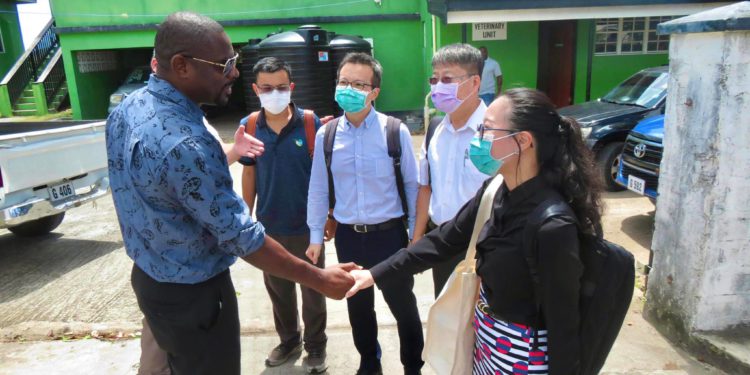 NEW AGRICULTURE MINISTER DUGGINS MEETS STAFF DURING  WALKTHROUGH