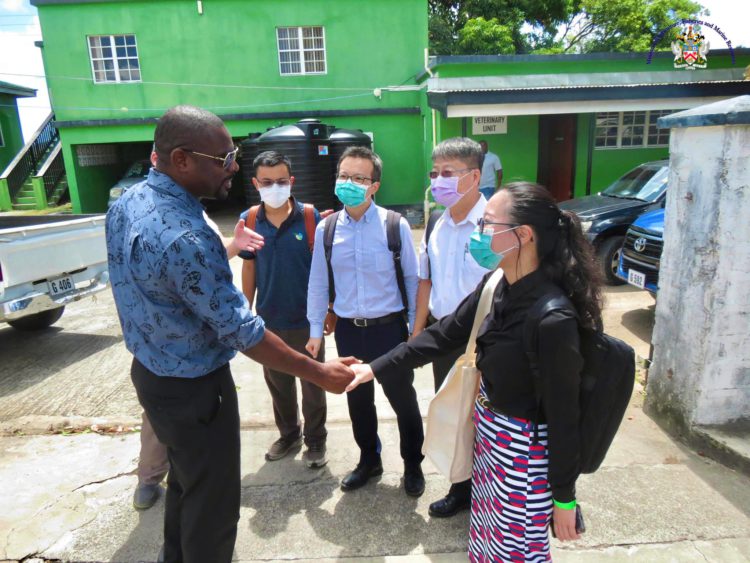 NEW AGRICULTURE MINISTER DUGGINS MEETS STAFF DURING  WALKTHROUGH