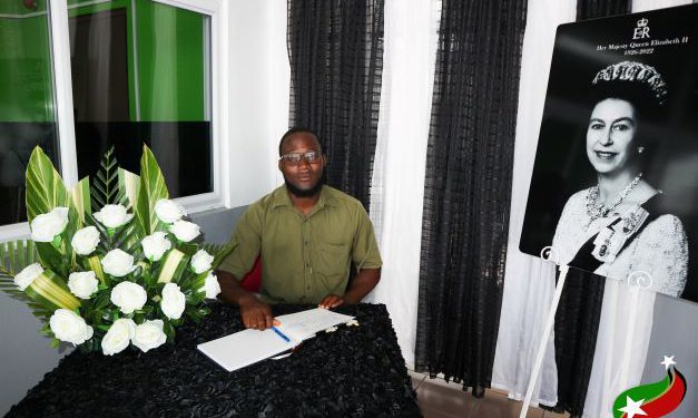 SCORES OF CITIZENS AND RESIDENTS OF ST. KITTS AND NEVIS SIGN BOOK OF CONDOLENCE FOR HER LATE MAJESTY QUEEN ELIZABETH II