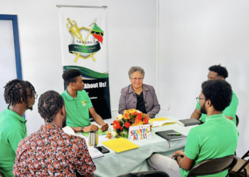 SKNYPARIANS MEET SECRETARY GENERAL OF CARICOM