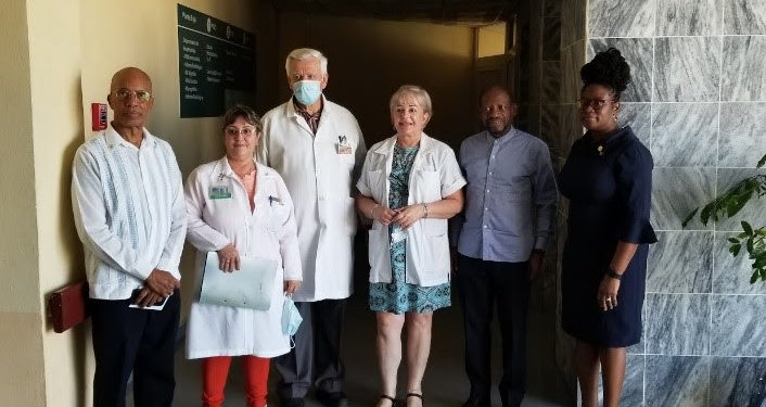 Saint Kitts and Nevis’ Minister of Foreign Affairs Visits Hospitals in Havana