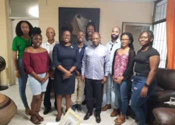 Minister of Foreign Affairs meets with Scholarship Recipients in Havana