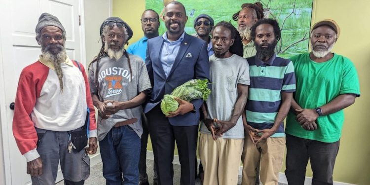 AGRICULTURE MINISTER ADDRESSES CONCERNS OF FARMERS FROM GIDEON FORCE ORGANIC FARM