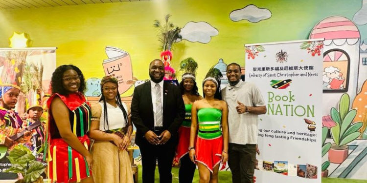 Saint Kitts and Nevis’s Embassy in Taiwan donates books to Kaohsiung Public Library