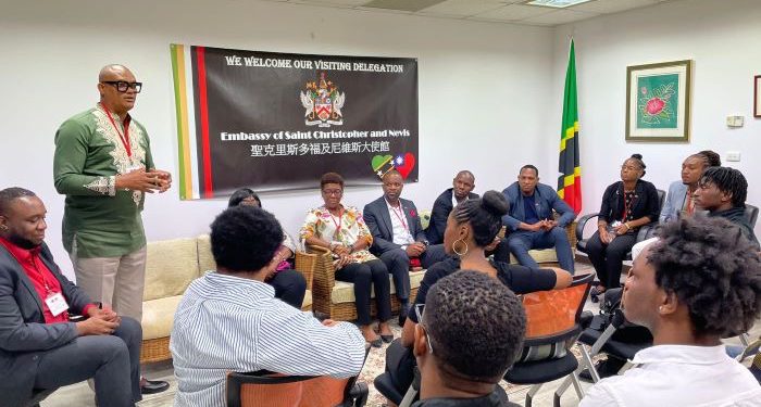 Deputy Prime Minister Dr. Hanley and delegation meet nationals living in Taiwan