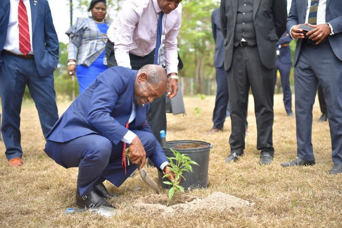 Minister of Foreign Affairs of Saint Kitts and Nevis participates in the 26th Meeting of COFCOR