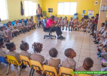 PRIME MINISTER DR. DREW STIMULATES YOUNG MINDS AT THE LOUISA GRANT PRE-SCHOOL BY STORY-TELLING