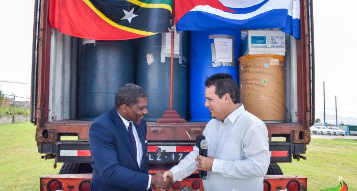 GOVERNMENT OF ST. KITTS AND NEVIS SHOWS CARE FOR ITS STUDENTS STUDYING IN CUBA WITH DONATION