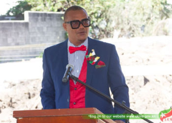 GOVERNMENT TURNS THE SOD, OFFICIALLY STARTING ITS HOUSING REVOLUTION