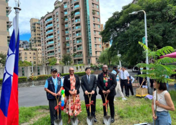 Saint Kitts and Nevis’ Governor General Dame Marcella Liburd plants Poinciana in Taiwan